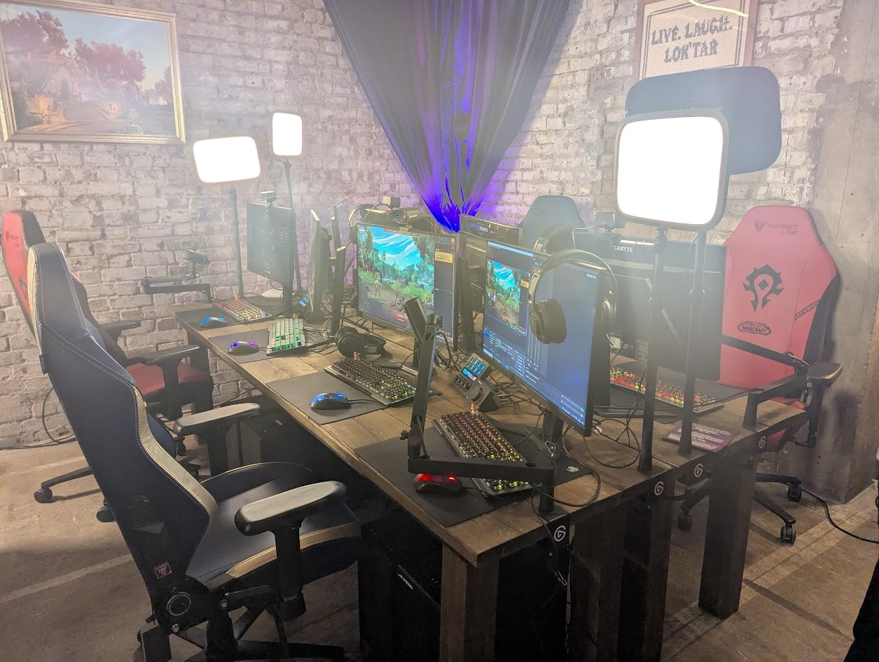 A photo of the World of Warcraft stations