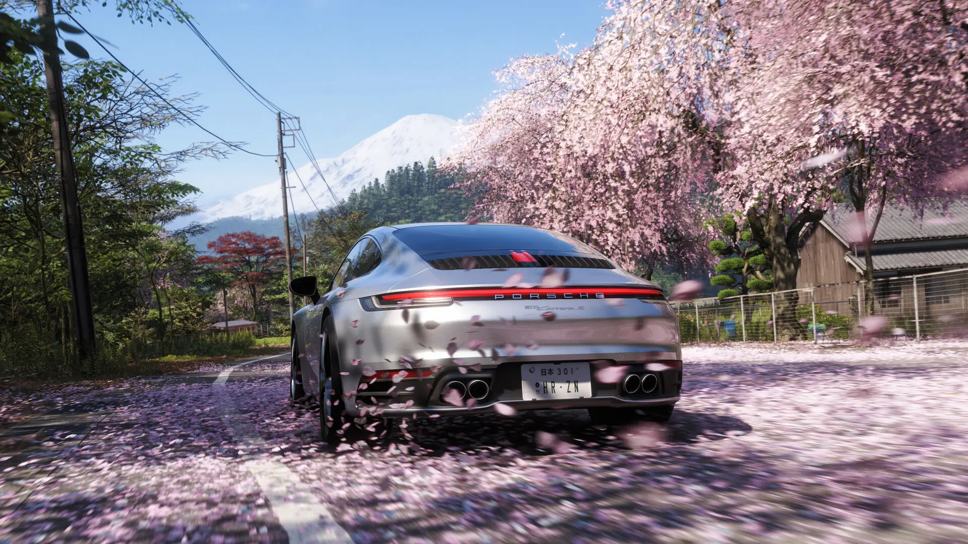 Forza Horizon 6 Porsche driving in Sakura leafs